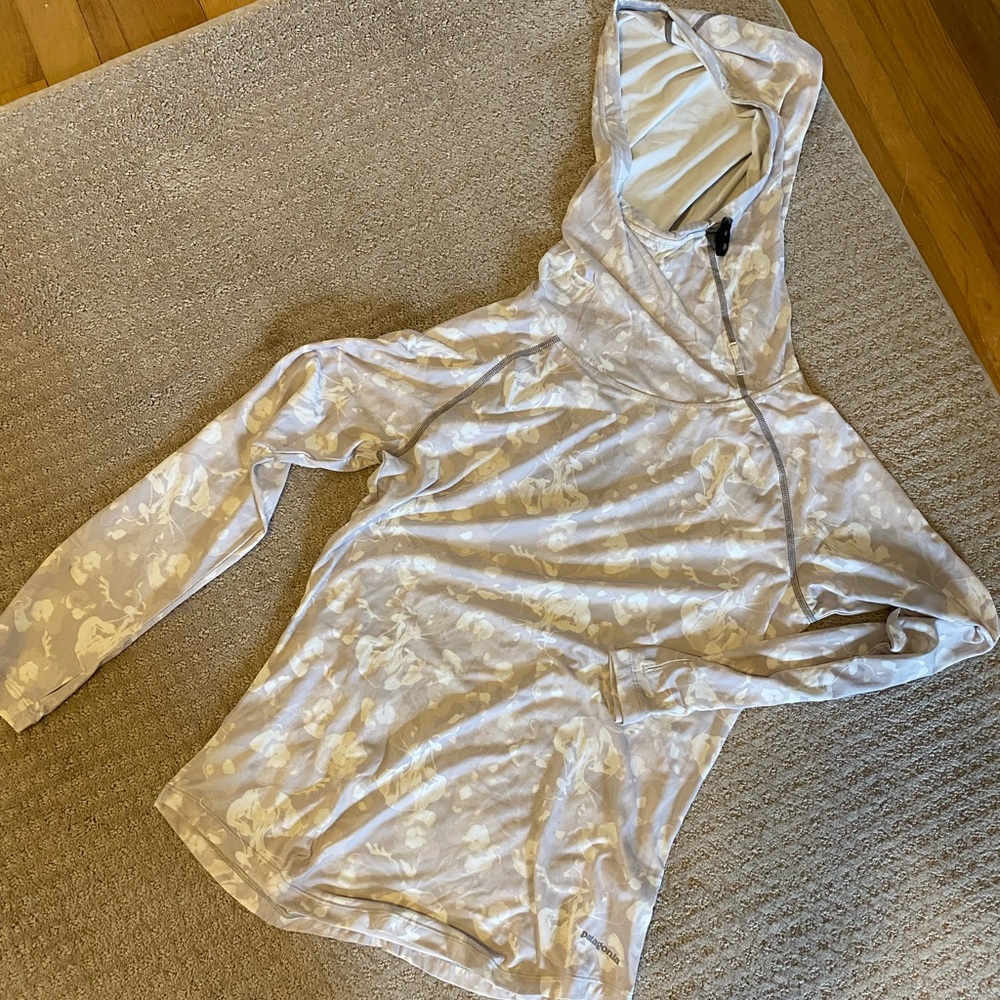 Patagonia women’s tropic comfort hoody